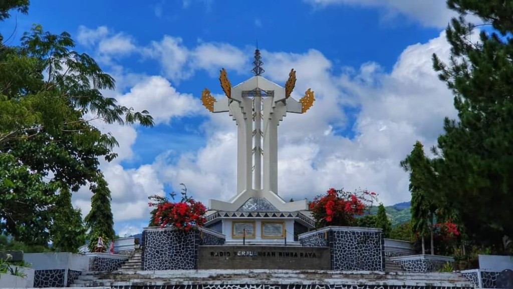 Tugu Rime Raya